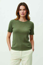 Women's ribbed T-shirt in olive green with crew neck and short sleeves