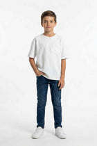 Boys oversized white T-shirt with front pocket, short sleeves and crew neck