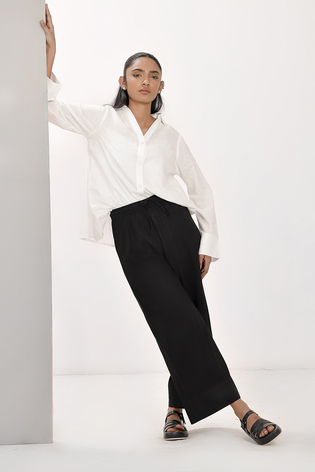 Wide Leg Solid Trouser For Women - Black