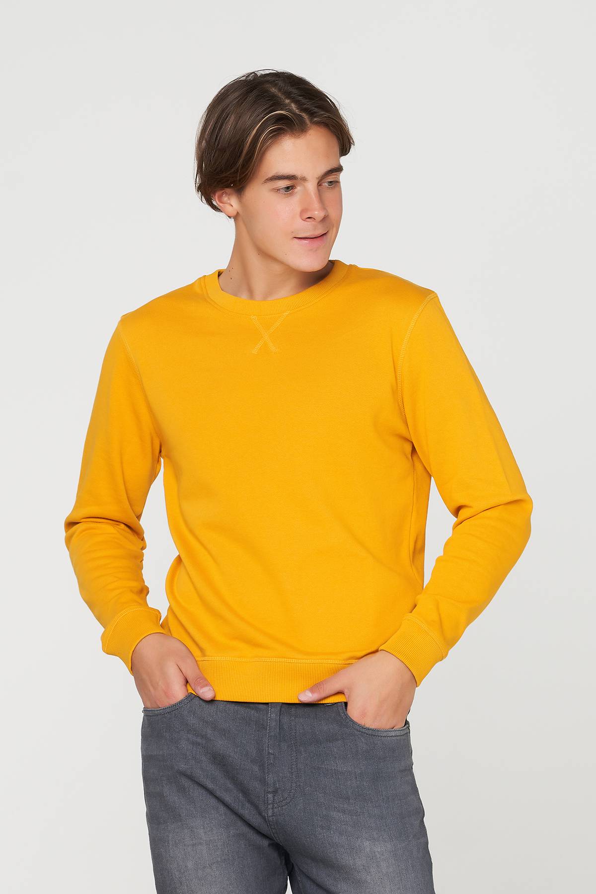 Crew Neck Solid Sweatshirt For Men - Yellow 